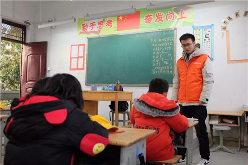 不忘初心，坚守梦想：江南体育公益走进乡村校园
